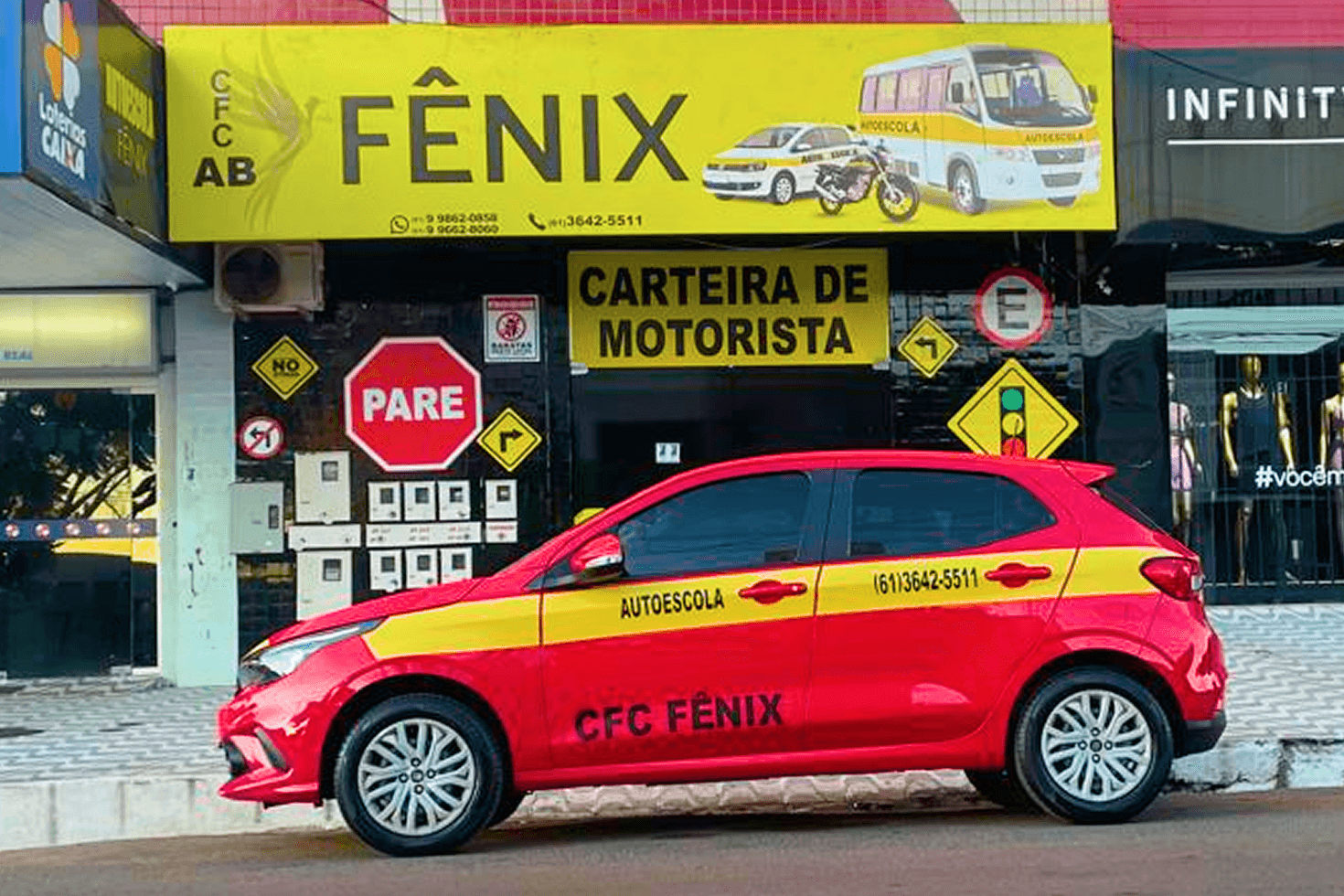 Carros da frota - Em frente a loja física da Autoescola Fênix de Formosa-GO