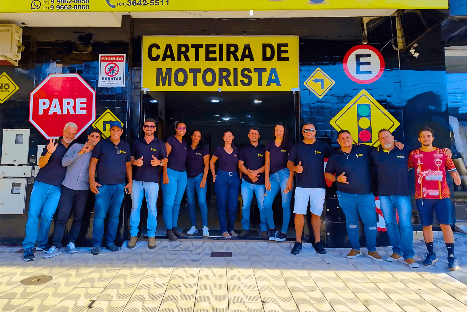 Foto da equipe e História da Autoescola Fênix